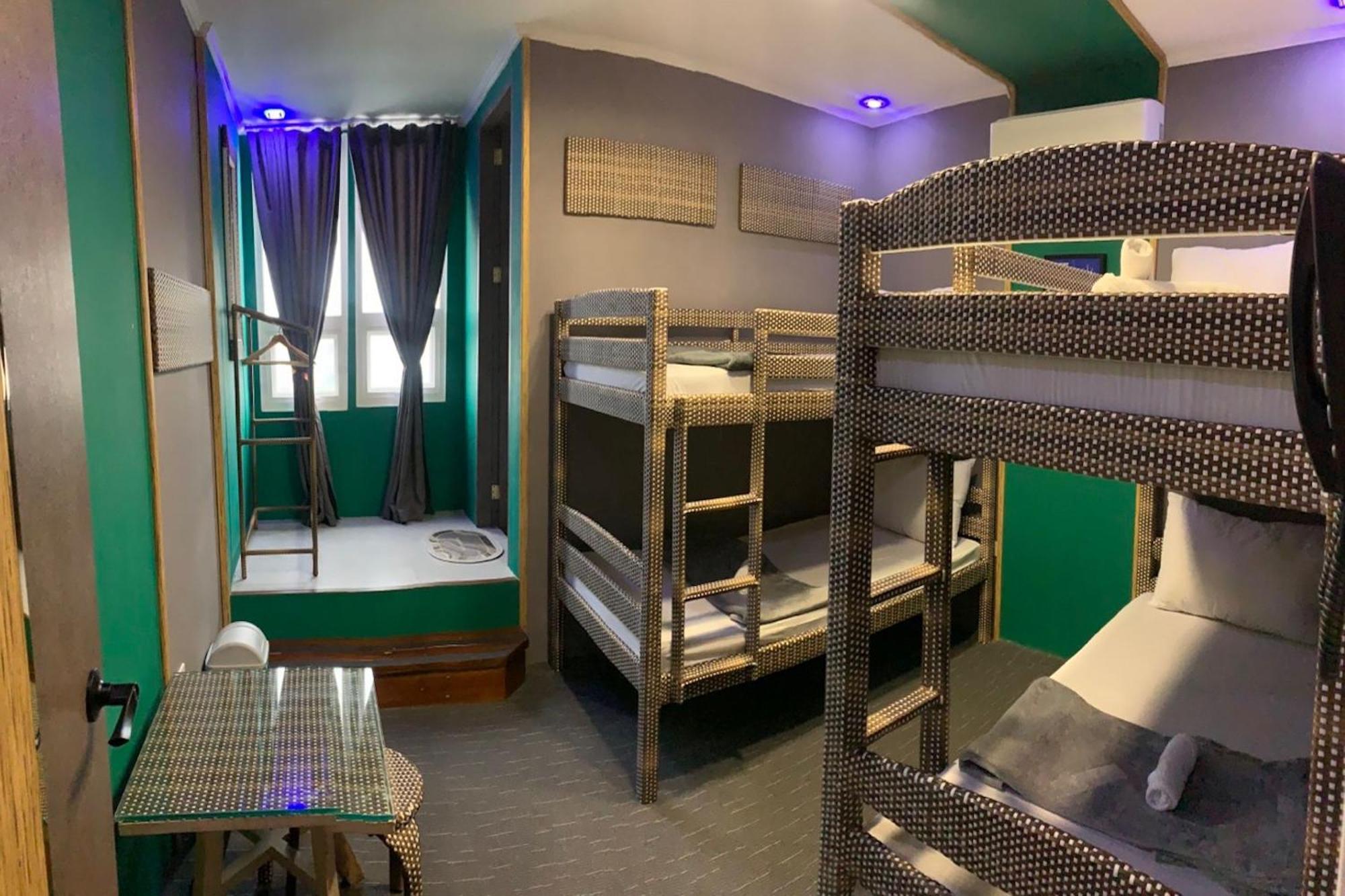 Attic Capsule Hotel Marigondon  Exterior photo