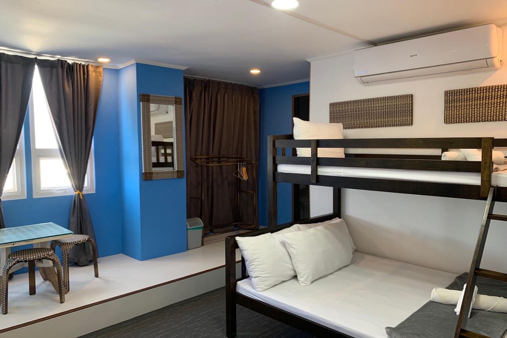 Attic Capsule Hotel Marigondon  Exterior photo